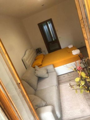 Supercentral one room flat, 16 min to Bergamo airport